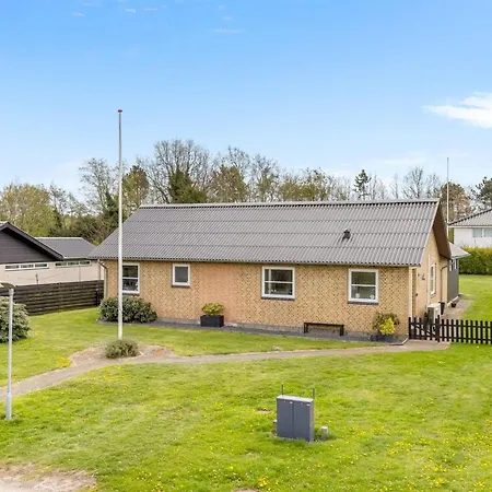 Aina - 20km From The Sea By Interhome *